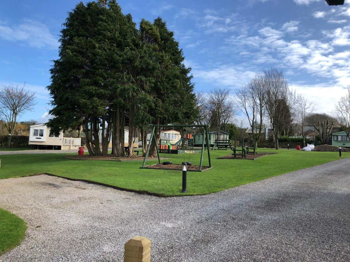 Delightful 2-Bed Static Set In A Peaceful Village Gilcrux Exterior photo